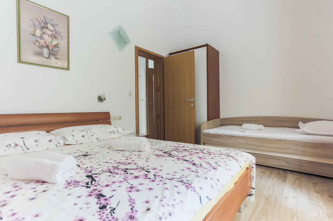 Apartments Goic Jelsa Kültér fotó